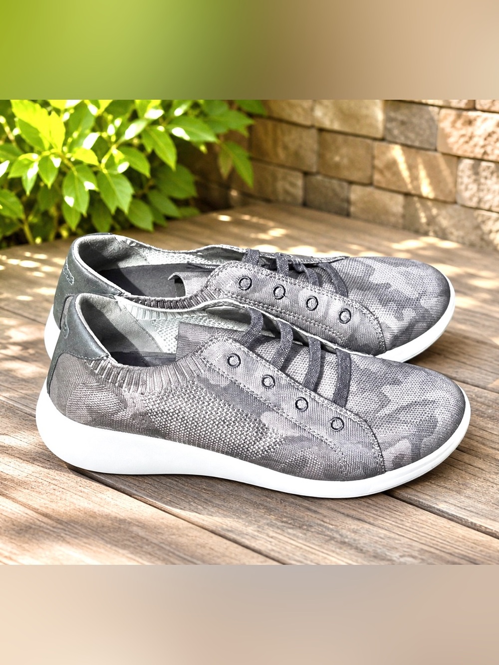 Bzees Slip On Sneakers Sz 9-Gray Camo w/ Arch Support